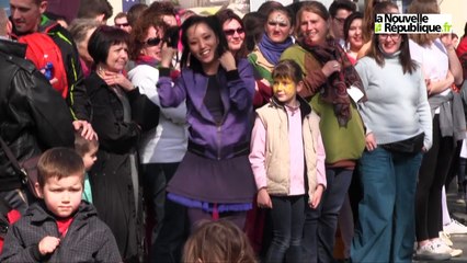 VIDEO. Blois : La compagnie Artonik donne au carnaval ses couleurs indiennes