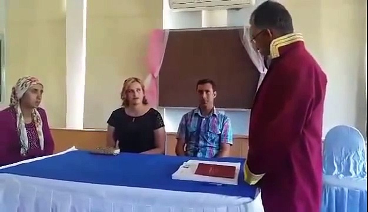 Hayır Cevabı Alıp Töreni Terk Eden Nikah Memuru