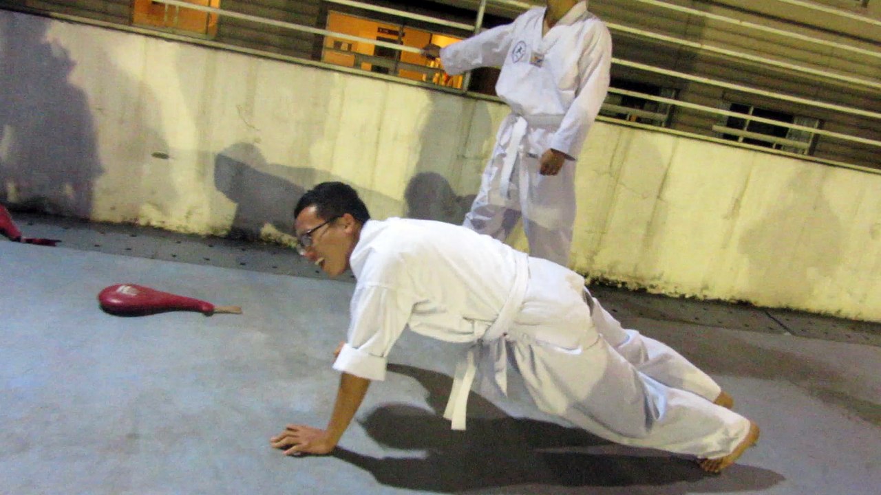 CLB Taekwondo ĐH Thăng Long thứ 5 10-3-2016 MVI_0290
