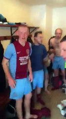 La joie de la premiére aprés leur victoire importante.