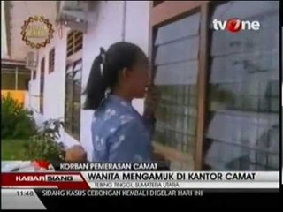 Diperas, Seorang Wanita Mengamuk di Kantor Camat