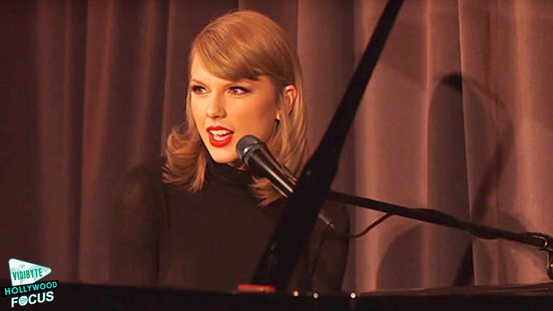 Taylor Swift Performs Style at Reese Witherspoon's Birthday Party