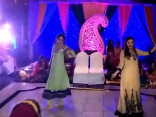 Gorgeous Females Dance On Wedding AWESOME