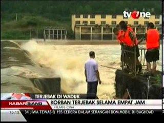 Banjir Datang, Pemancing Terjebak di Tengah Waduk 4 Jam