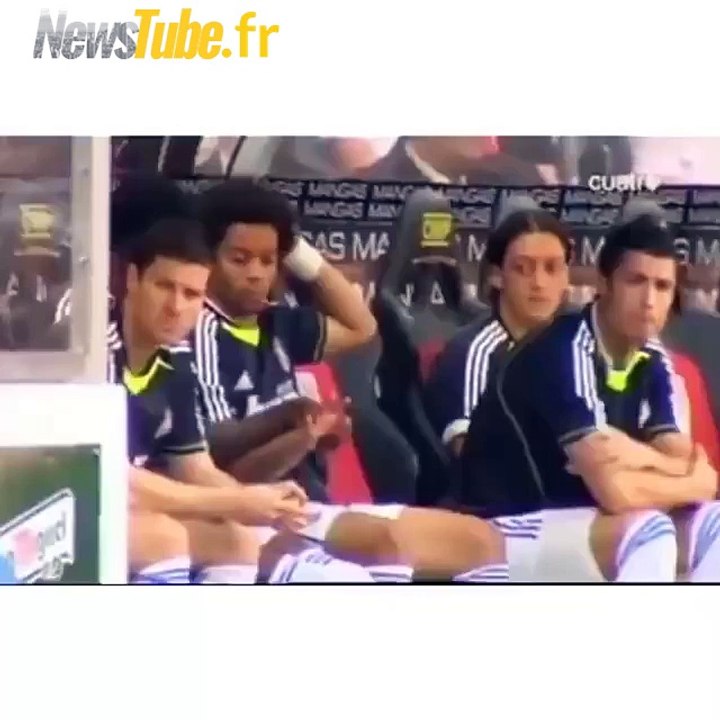 Throwback  ne pouvait pas ouvrir une bouteille Cristiano Ronaldo N'était pas content