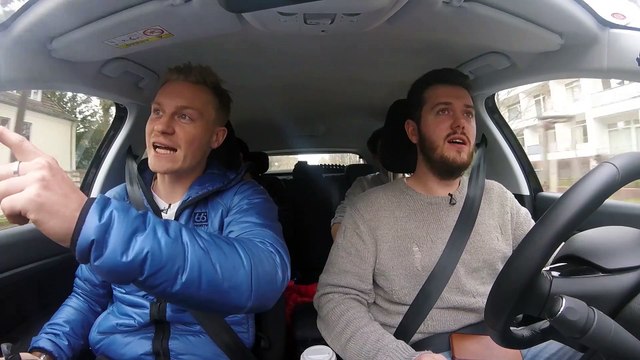 Accident de voiture filmé de l'intérieur pendant un tournage!