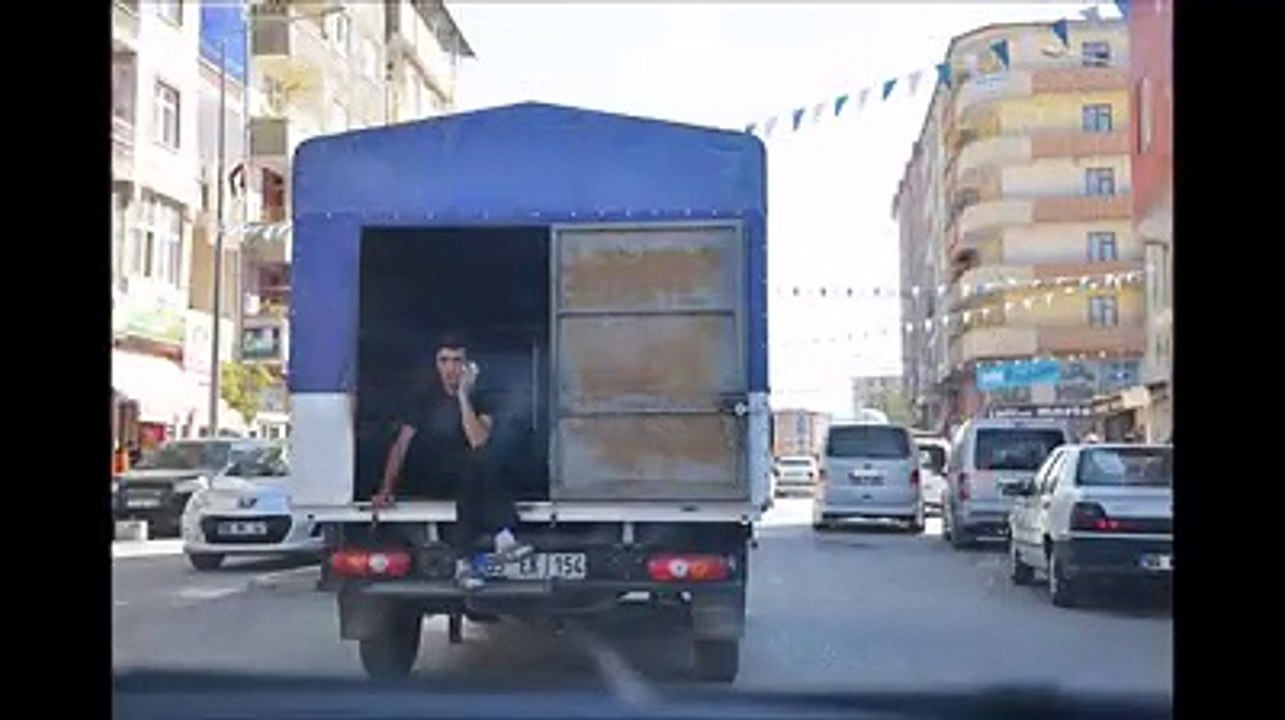 VAN TRAFİĞİNDE OBJEKTİFLERE TAKILANLAR