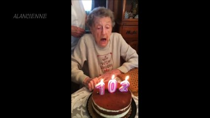 elle s eclate de rire mamie ... it 's exploding with laughter granny
