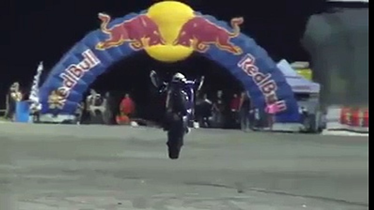 extreme yamaha R6 stunts