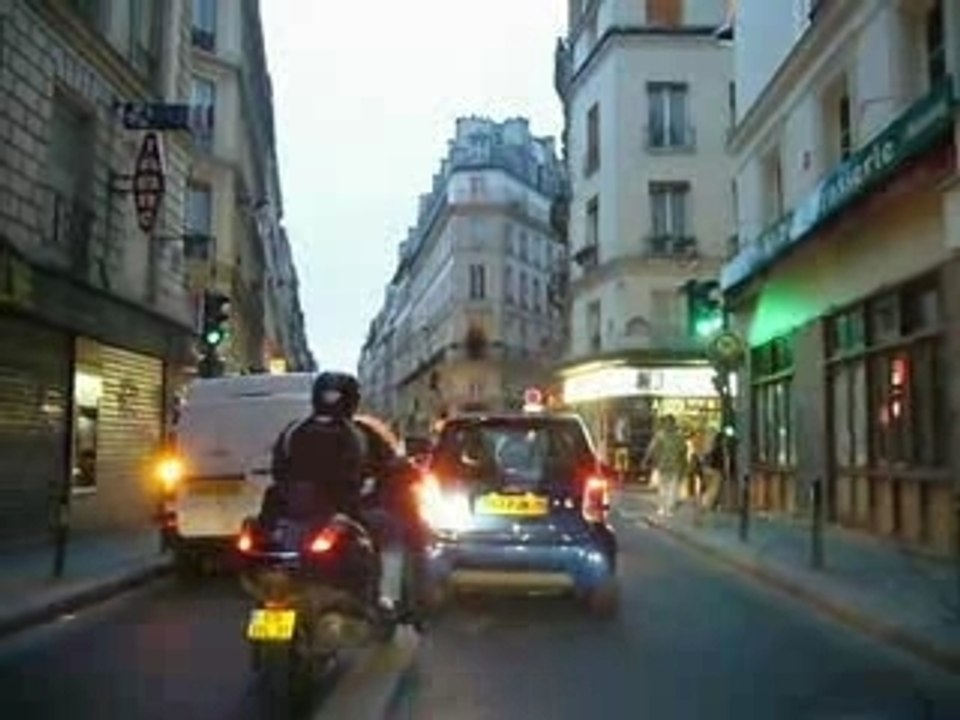Paris 10eme rue de Paradis et rue Papillon