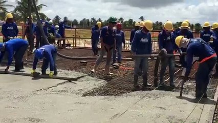 Moises Carvalho Pereira - Concretagem do pavimento térreo do Salinas Park Resort