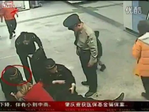 Elle sauve un homme pris d'une crise cardiaque!! Touriste américain sauvé par une chinoise