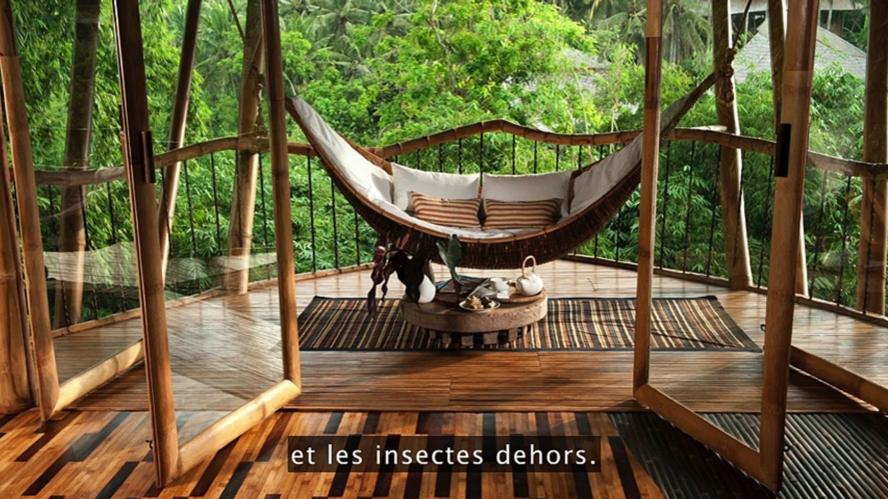 Elle arrive à construire de magnifiques maisons durables avec du bambou !