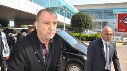 Terör Önlemi! Milli Takım Havaalanına Tek Tek Geldi