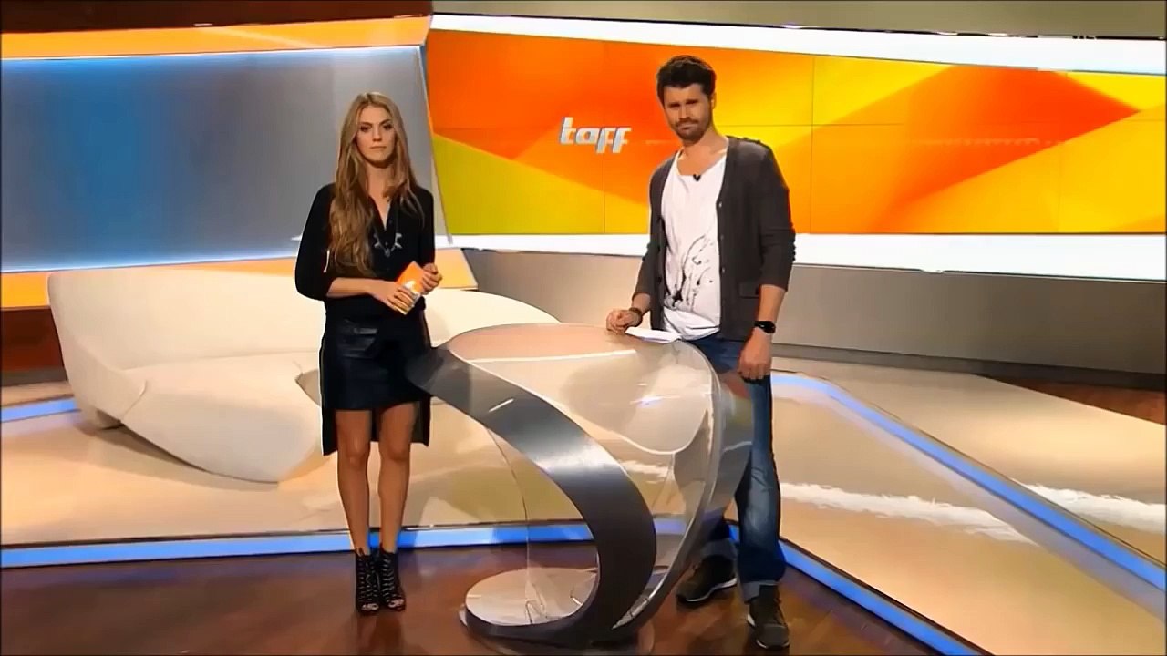 Viviane Geppert 11/01/2016 Sexy in tight black leather miniskirt and high heels Hot legs