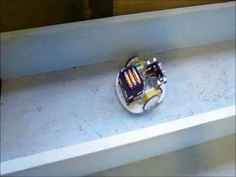 Robot réalisé par les élèves de troisième lors d'un concours entre établissements