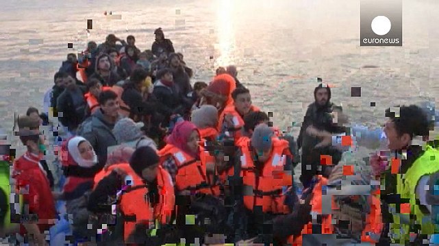 Llegan a las islas griegas observadores turcos para supervisar el acuerdo UE-Ankara, mientras sigue el flujo de migrantes