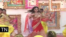 Swaragini (Colors TV) 21 march 2016- Ragini aka Tejaswi Wayangankar Hot Dance - Holi Special 24 March 2016