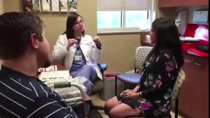 Oye por primera vez... ¡Y su novio le pide matrimonio!