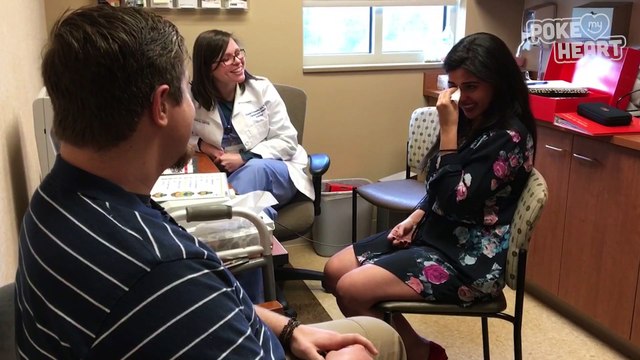 Sourde, elle entend pour la première fois et reçoit une demande de mariage