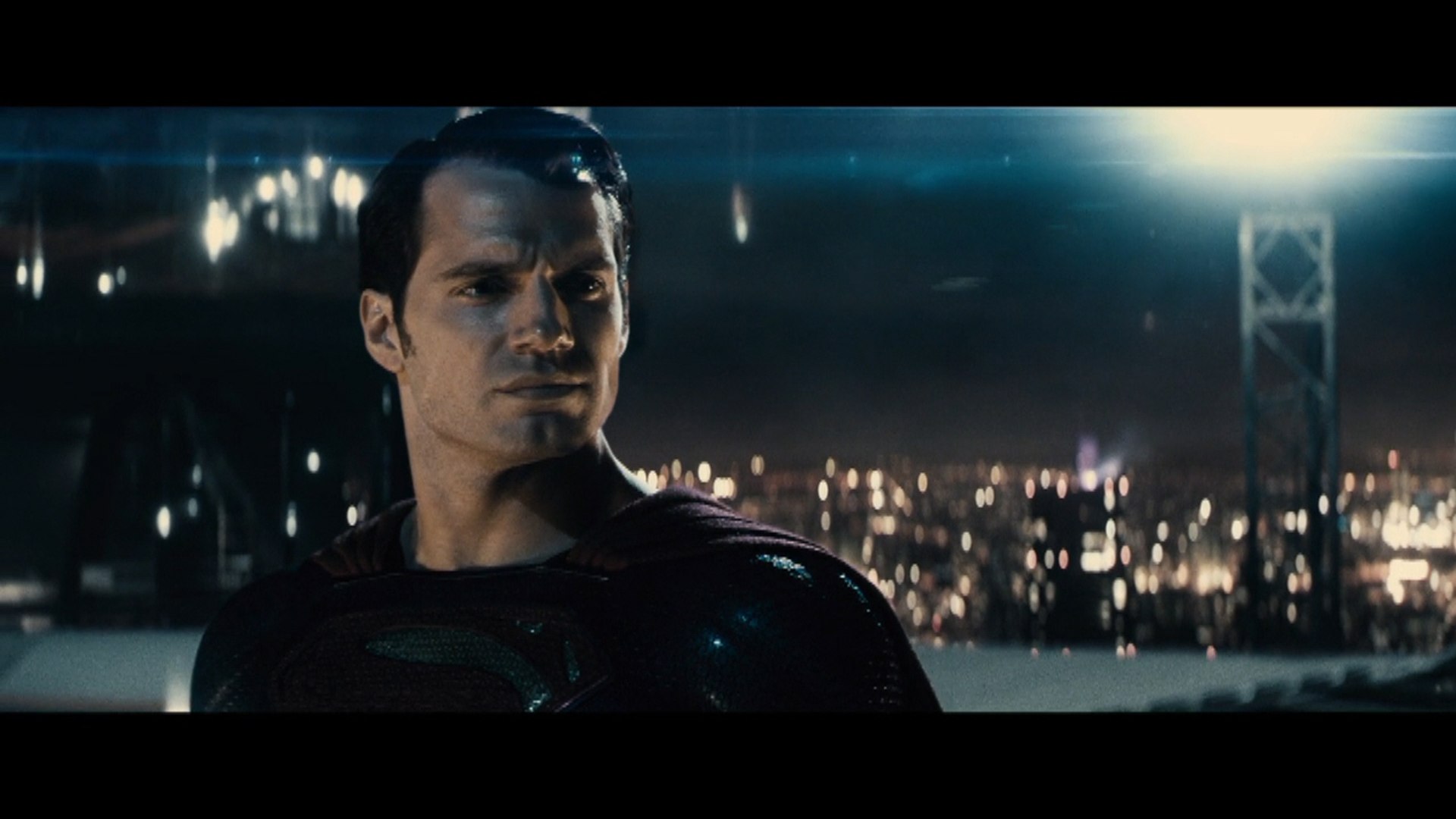 First Look at Henry Cavill as Superman In Dawn of Justice (Photos)