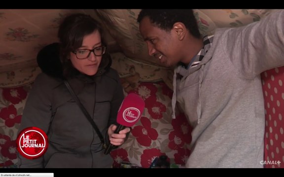 Suite de la rencontre avec les habitants de la jungle de Calais - Le Petit Journal du 21/03 - CANAL+