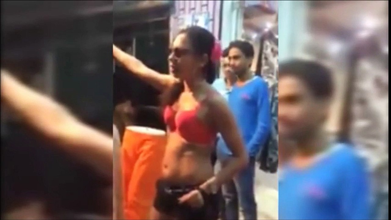 Shocking Video Girl in Bikini Roaming In the street of Jaipur - Viral Video
