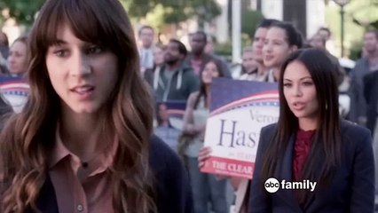 Pretty Little Liars Sexy Fashion at 2016 People's Choice Awards