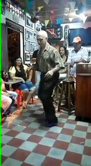 Carlitos paz....el resorte salsero