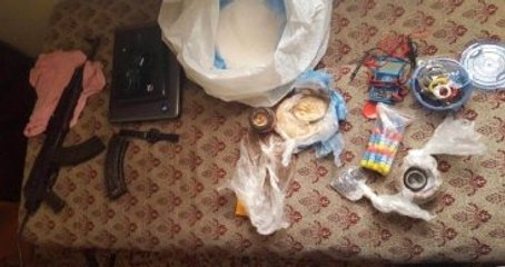 İzmir'de Hücre Evine Yapılan Baskında 400 Gram Patlayıcı Ele Geçirildi