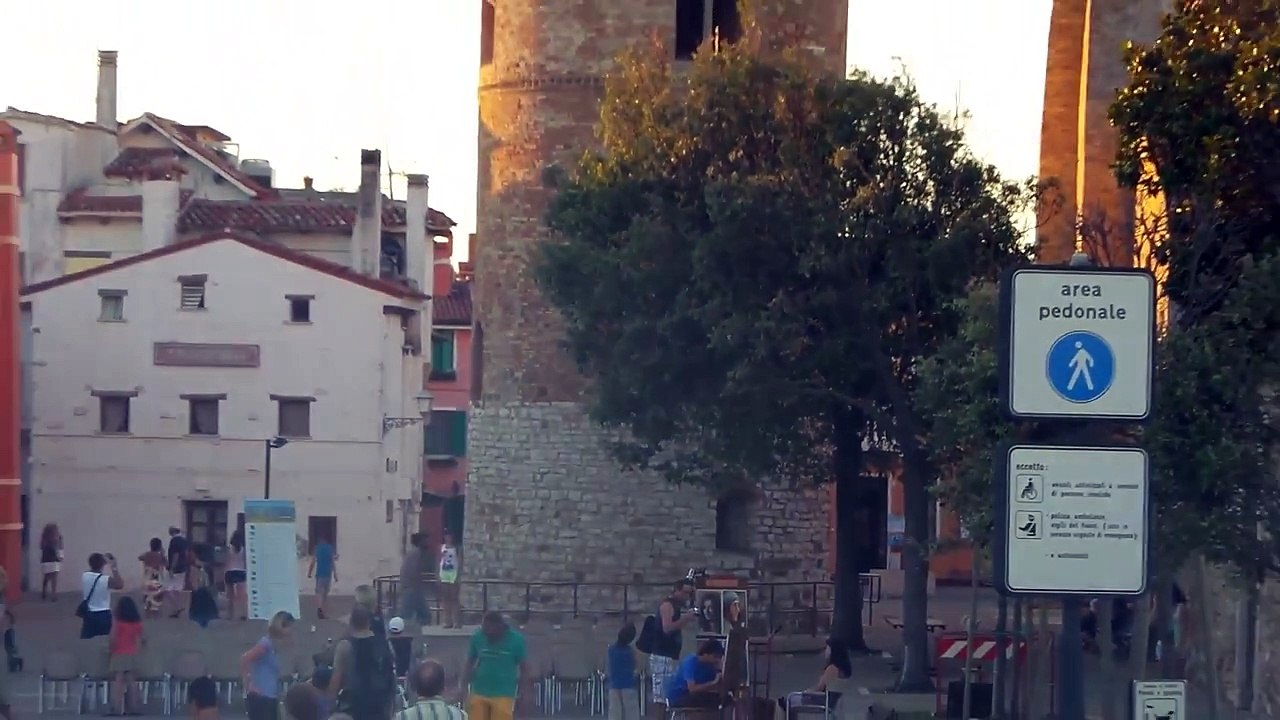 Samsung Galaxy S4 Zoom: ringing bell with zooming (test video)