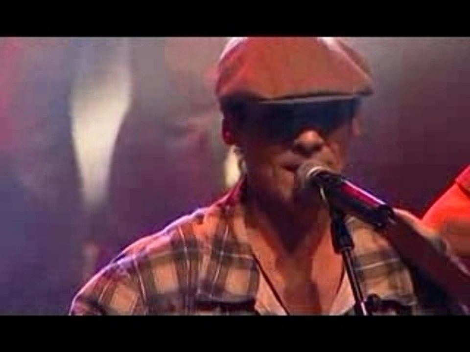 Manu Chao with Les Ogres de Barback - Bienvenido à Tijuana