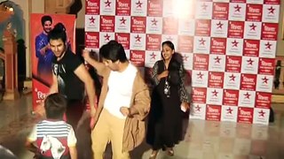 Yeh Rishta Kya Kehlata Hai completes 1200 episodes! Entire star cast party & dance [SD, 480p]