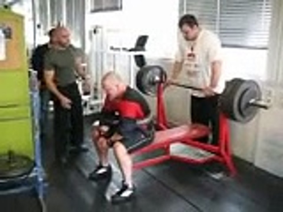 240 kg benchpress using a Fury shirt