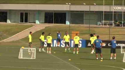 Los brasileños Renato Augusto y Gil elogian el fútbol chino