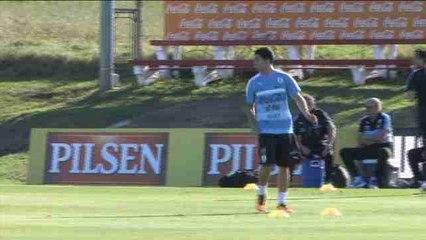 Suárez completa su primer entrenamiento tras su regreso a la Celeste