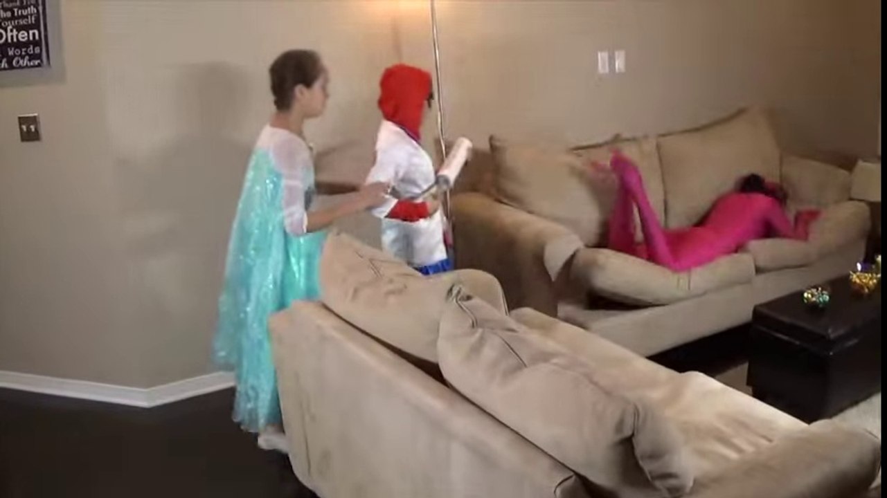 PINK SPIDER GIRL VS DOCTOR