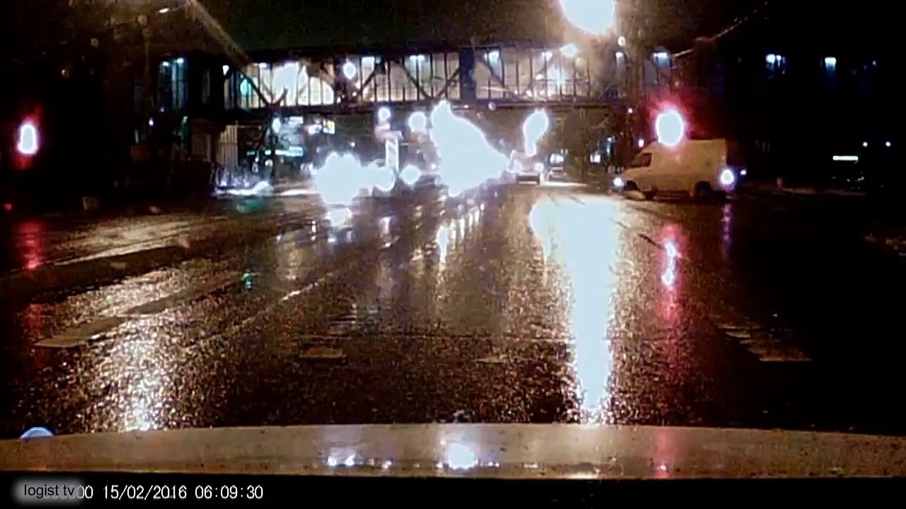 Car crash compilation February 2016 (02)