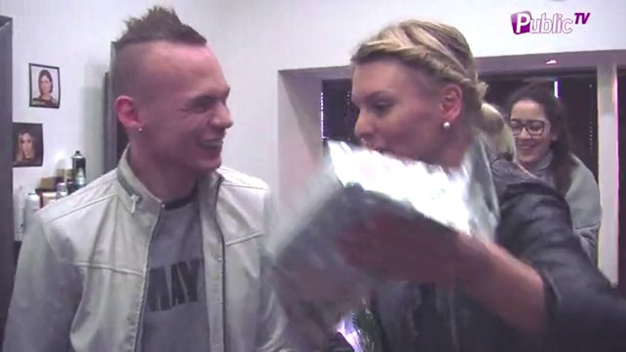 Exclu Vidéo : Amélie Neten : Découvrez-la en séance dédicaces avec ses fans !