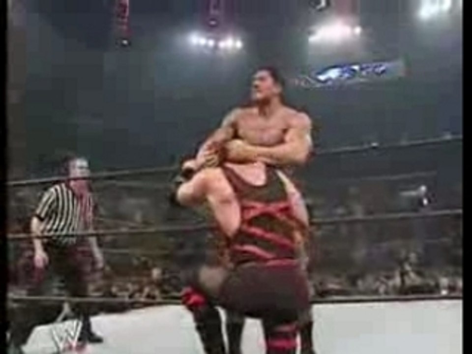 WWE - Armageddon 2002- Kane Vs. Batista