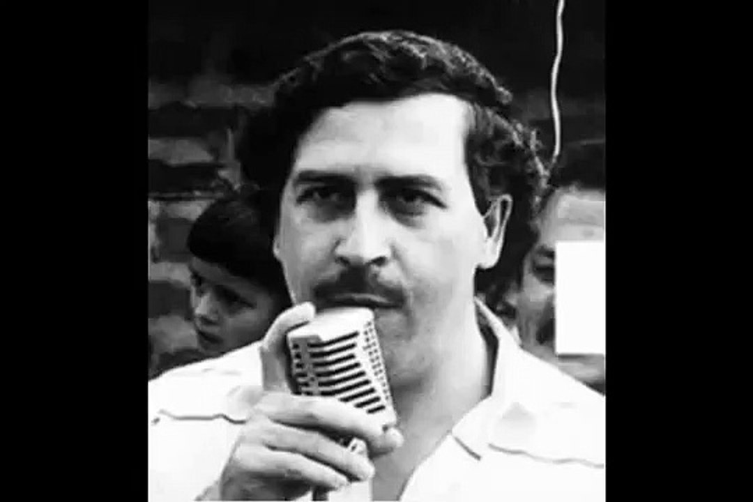 pablo escobar invitacion a las chicas