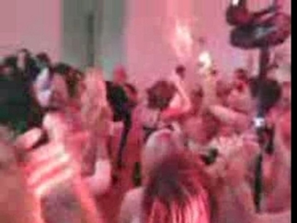 Les mariés arrivent