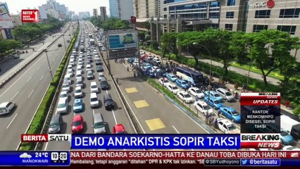 Aksi Sweeping Sopir Taksi Memacetkan Tol dan Non Tol