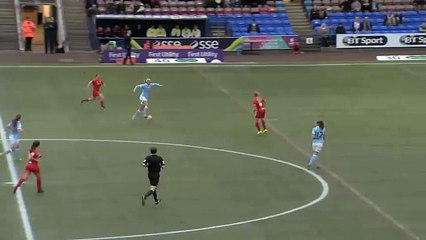 Kadın futbolcudan muhteşem gol!