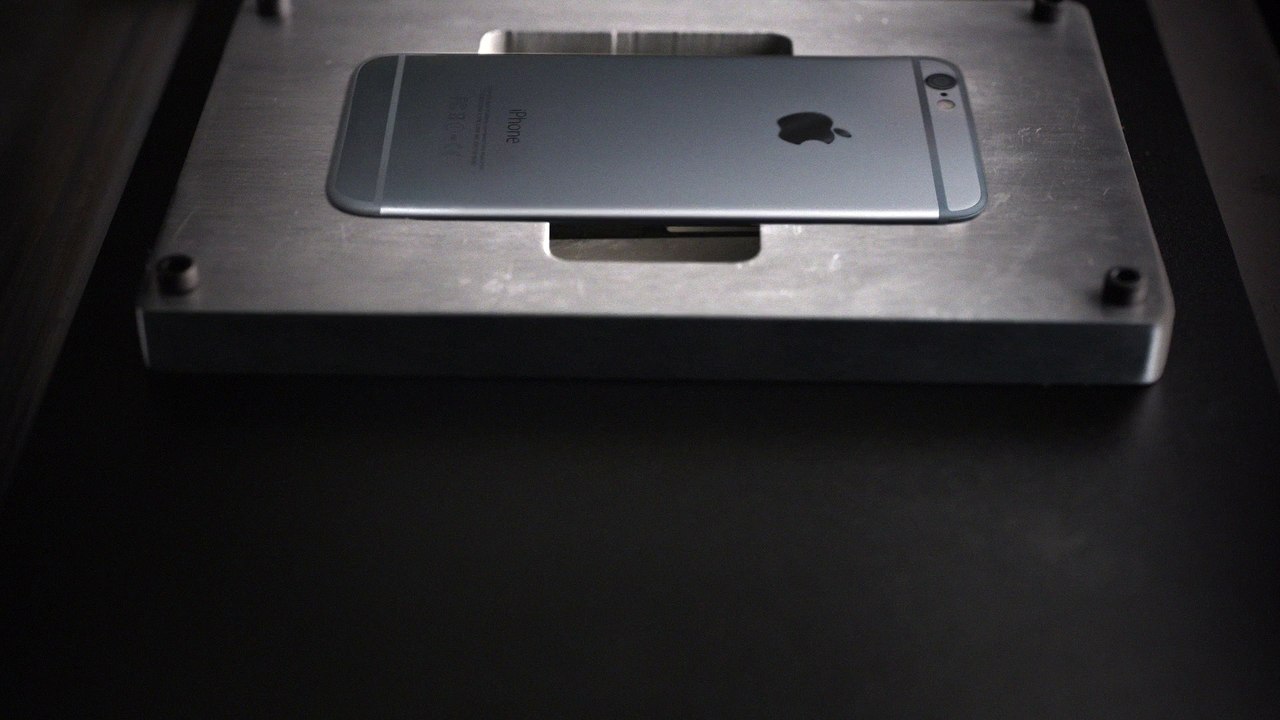 Apple invente le robot qui recycle ses iPhones en les démontant!