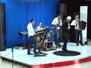 Miki Mecava - Vodicu te mala do meseca (LIVE)