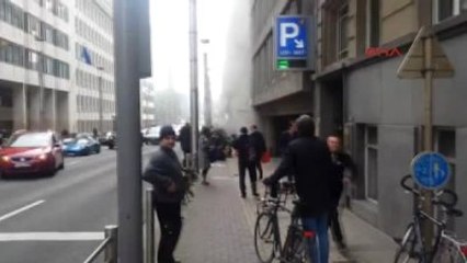 Brüksel Havalimanı'nda İki Patlama Meydana Geldi Tahliye