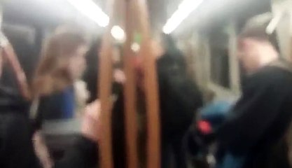 Evacuation à la station de métro Maelbeek