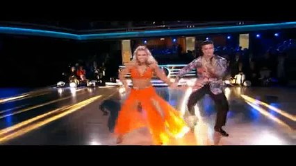 UFC'nin yıldızı pistin tozunu attı!