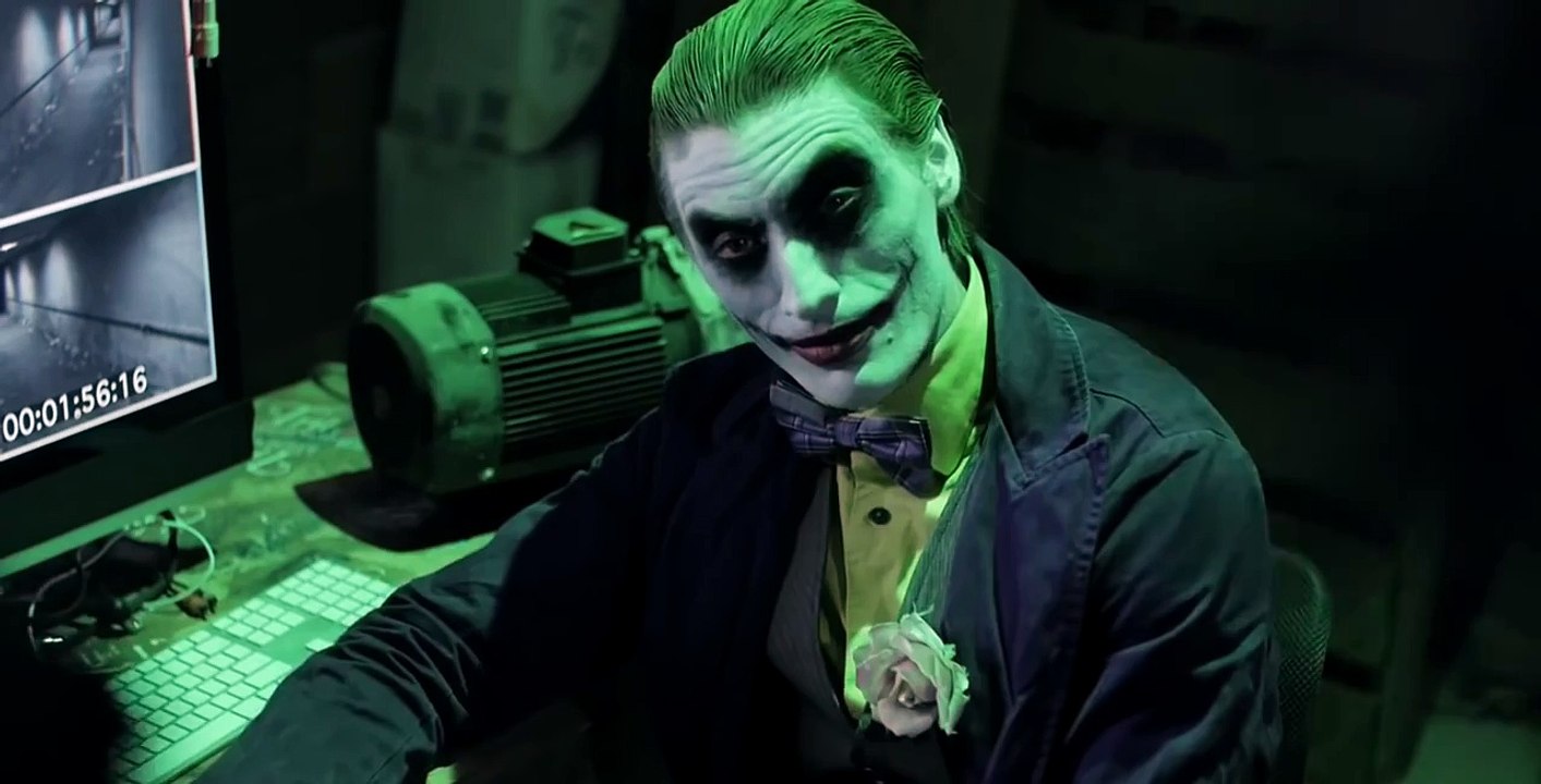 JOKER & HARLEY QUINN vs DEADPOOL & DOMINO - Super Power Beat Down (Episode 16) - Legendado